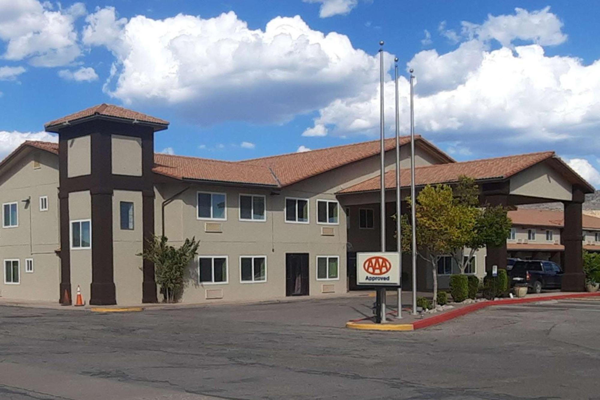 Quality Inn & Suites Grants - I-40 Exterior foto